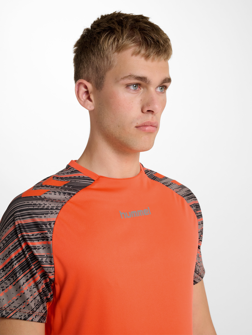 hmlBLAZE PRO TRAINING JERSEY S/S, NASTURTIUM, model