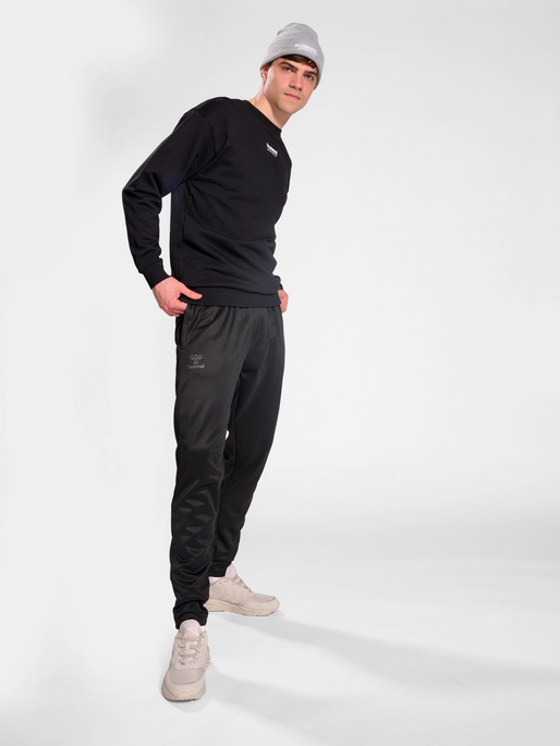 hmlACTIVE WINTER PANTS, BLACK, model