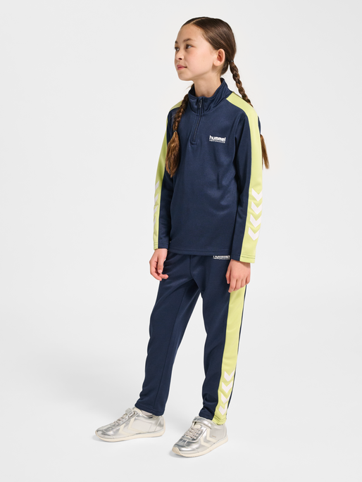 hmlJR GOAL HALFZIP, DRESS BLUES, model