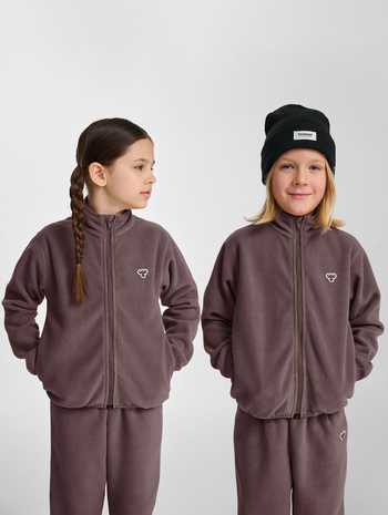 hmlJR FLEECE ZIP JACKET BEE, PEPPERCORN, model