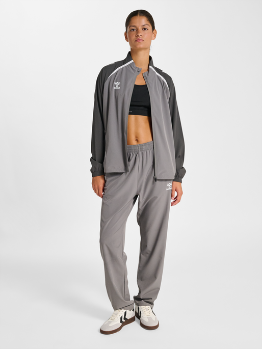 hmlLEAD 2.0 WOVEN PANTS, STEEL GRAY, model