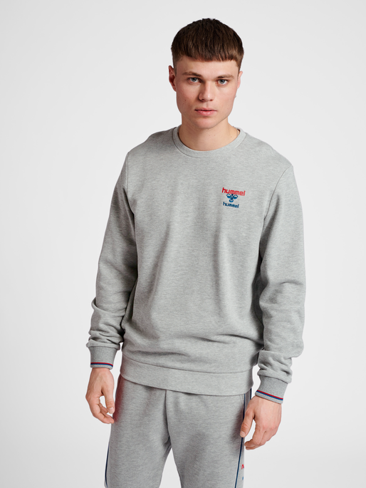 hmlIC DAYTON SWEATSHIRT, GREY MELANGE, model