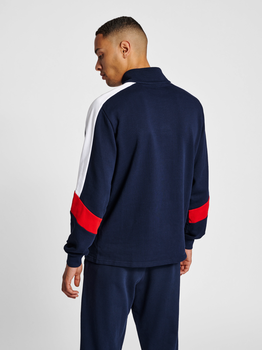 hmlIC CLAUDE HALF ZIP SWEATSHIRT, PEACOAT, model