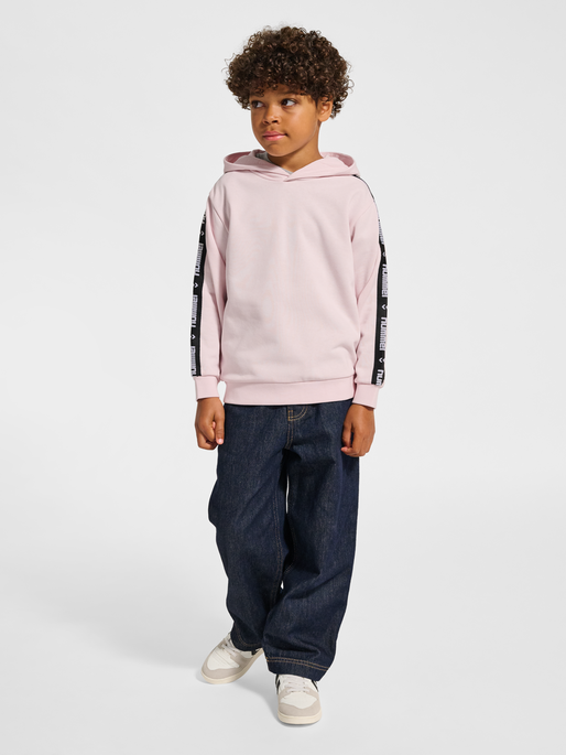 hmlJR DANCE HOODIE, BARELY PINK, model