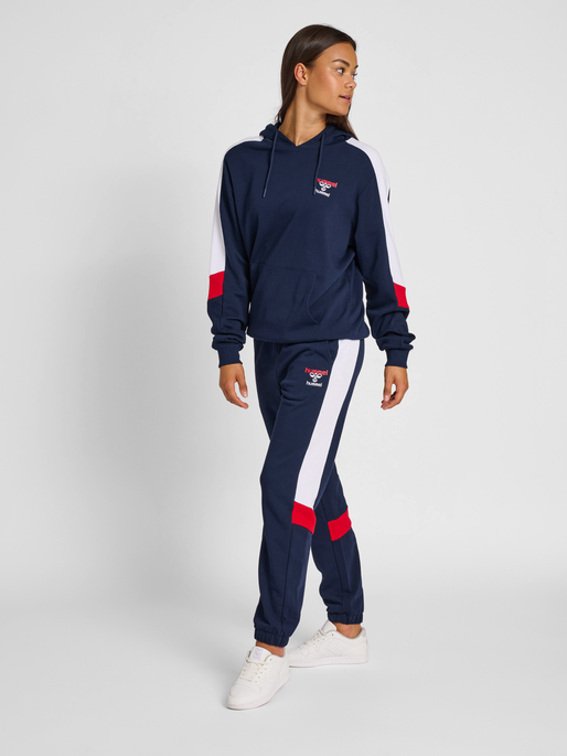 hmlIC CLAUDE REGULAR PANTS, 7666, model