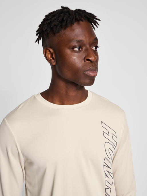 hmlTE TOPAZ T-SHIRT L/S, CHATEAU GRAY, model