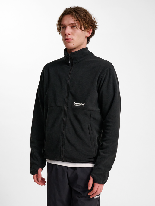 hmlPULSE FLEECE JACKET, BLACK, model