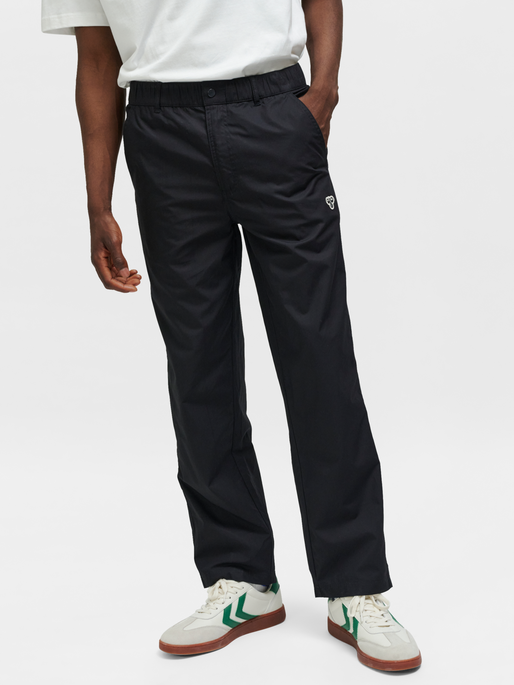 hmlCHINO PANT BEE, BLACK, model