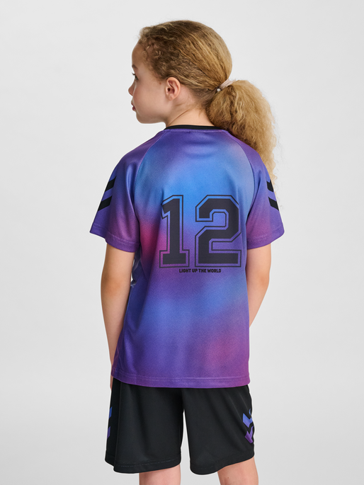 hmlSHIMMER T-SHIRT S/S, CAYENNE, model