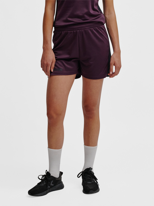 hmlMULTI PL SHORTS WOMAN, PLUM PERFECT, model