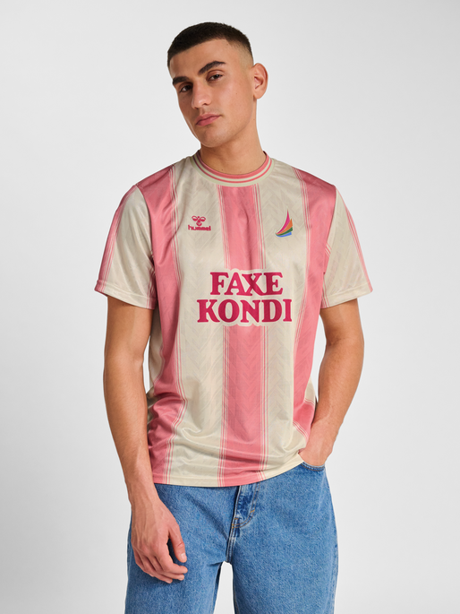 FAXE KONDI PINK JERSEY S/S, CREAM PINK, model