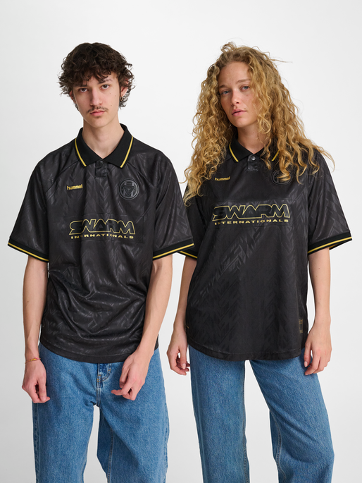 hmlLOOSE BAY SOCCER JERSEY S/S, BLACK, model