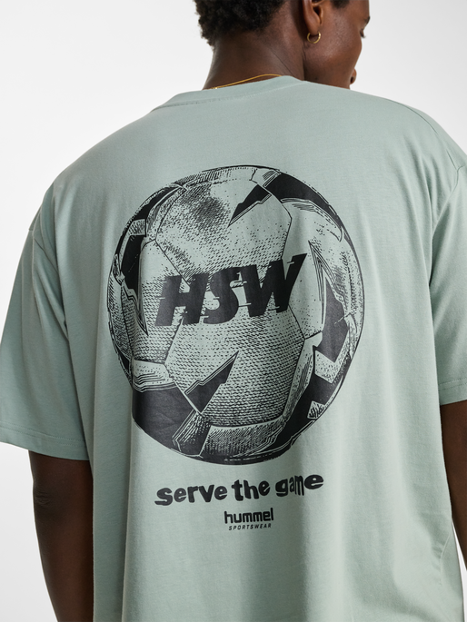 hmlLOOSE T-SHIRT S/S HSW FOOTBALL, ICEBERG GREEN, model