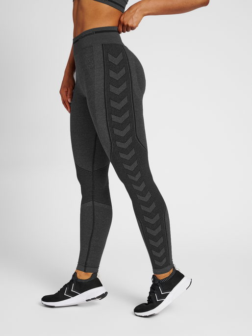 hmlMT LULU SEAMLESS SCRUNCH TIGHTS, BLACK MELANGE, model