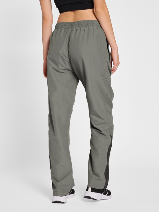hmlPRO GRID WOVEN PANTS WO, FORGED IRON/QUIET SHADE, model