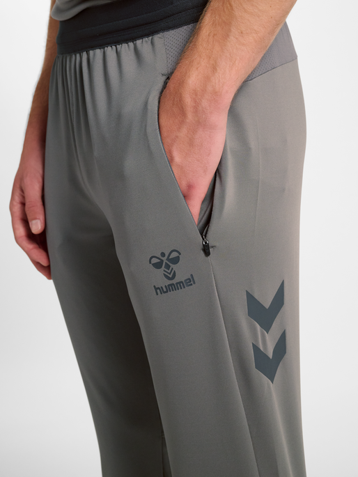hmlPRO TRAINING PANTS, STEEL GRAY, model
