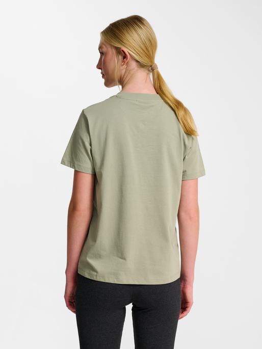 hmlPULSE W T-SHIRT, SEAGRASS, model