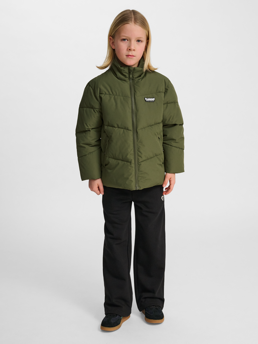 hmlJR PUFFER JACKET, WINTER MOSS, model