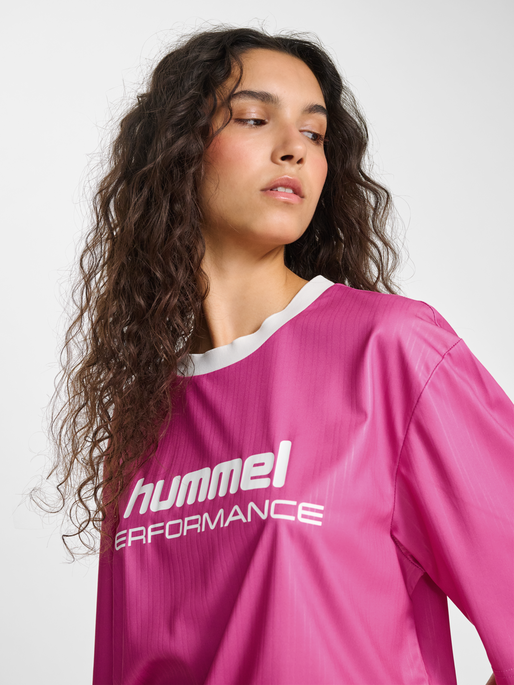 hmlPULSE LOOSE JERSEY S/S, CAMEO PINK, model