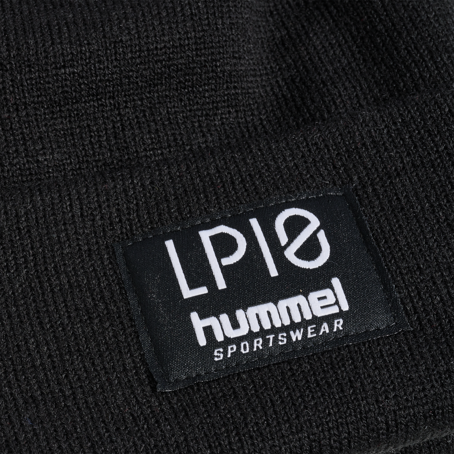 hmlLP10 BEANIE, 2001, packshot
