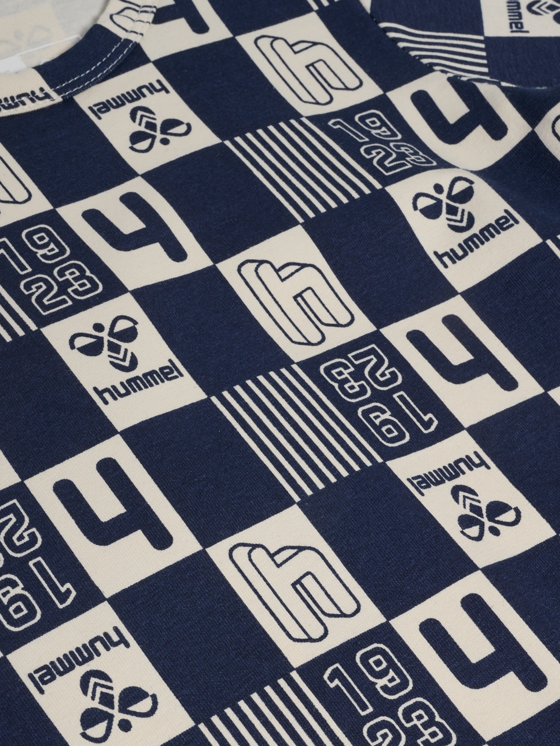 hmlJANUS BODY S/S, BLACK IRIS, packshot