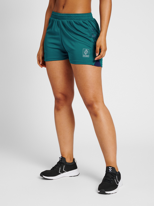 hmlGG12 ACTION SHORTS WOMAN, 7161, model